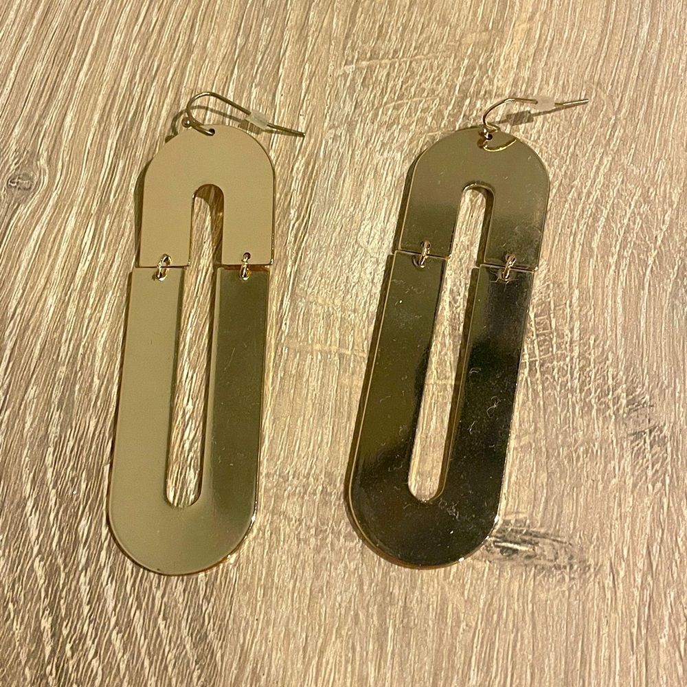 GOLD MODERN DANGLE EARRINGS